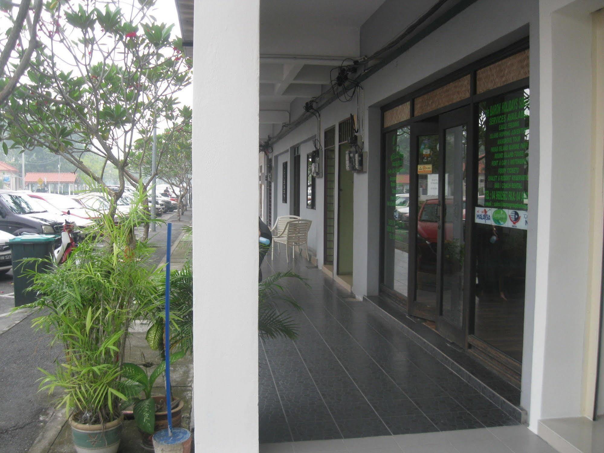 1 Baron Motel Kuah Buitenkant foto